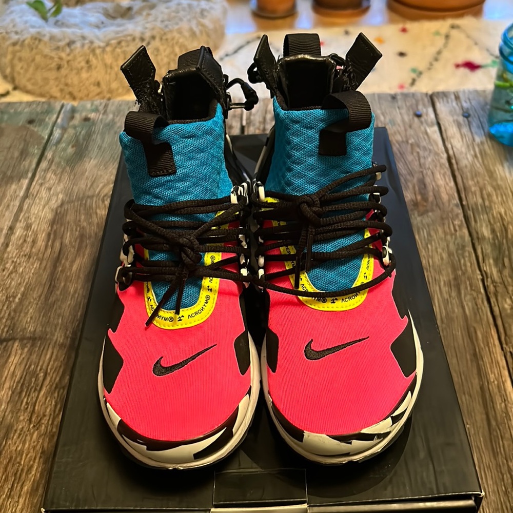Nike air presto acronym. Men’s size 5. Will fit women’s 6.5-7.